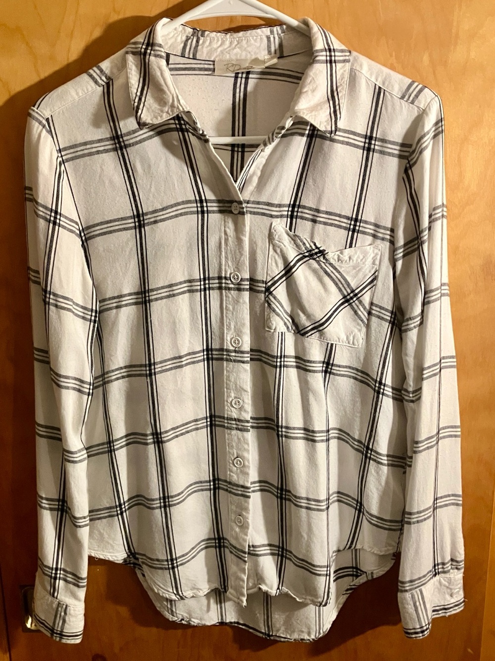 RD Style Super Soft White and Black Plaid Button-Down Shirt